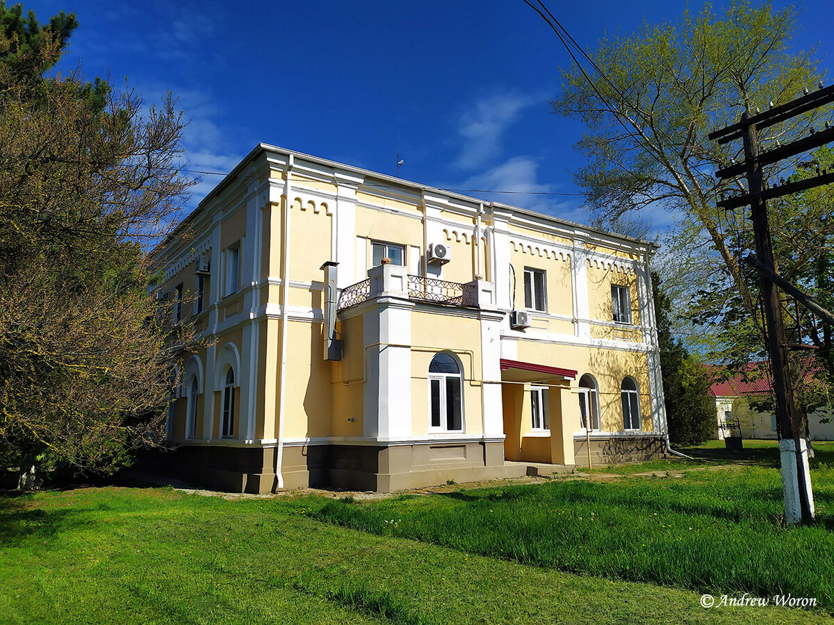 Задняя часть особняка