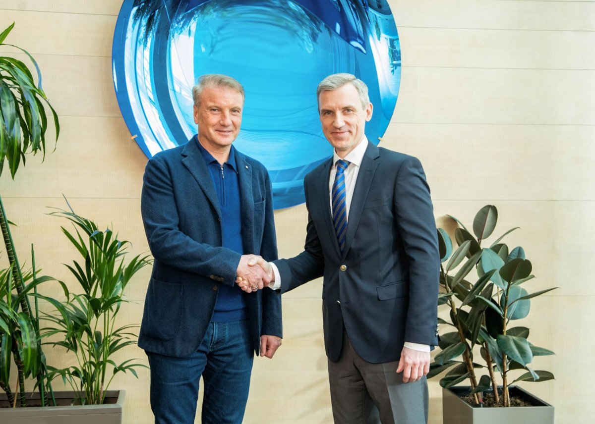    Смоленский губернатор Василий Анохин встретился с Германом Грефом