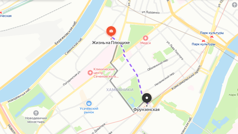 в 10 минутах ходьбы располагается станция метро