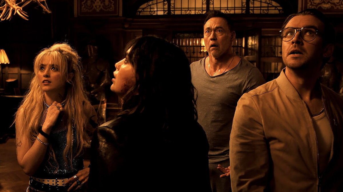 Кадр из фильма "Эбигейл"