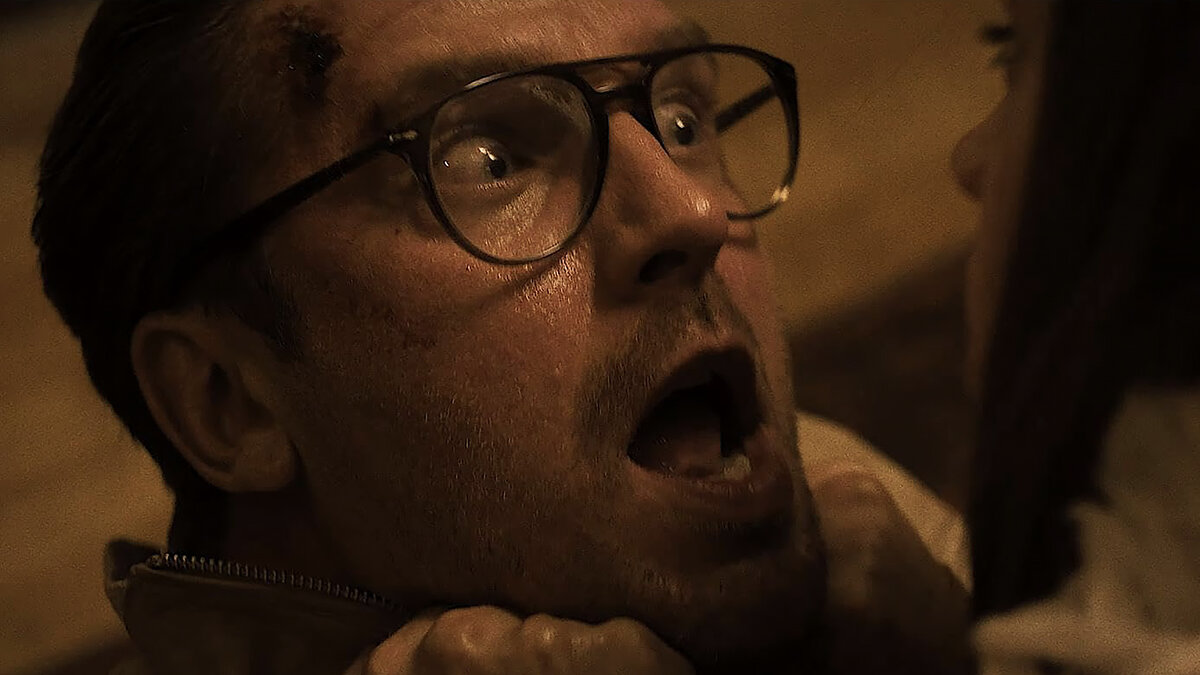 Кадр из фильма "Эбигейл"