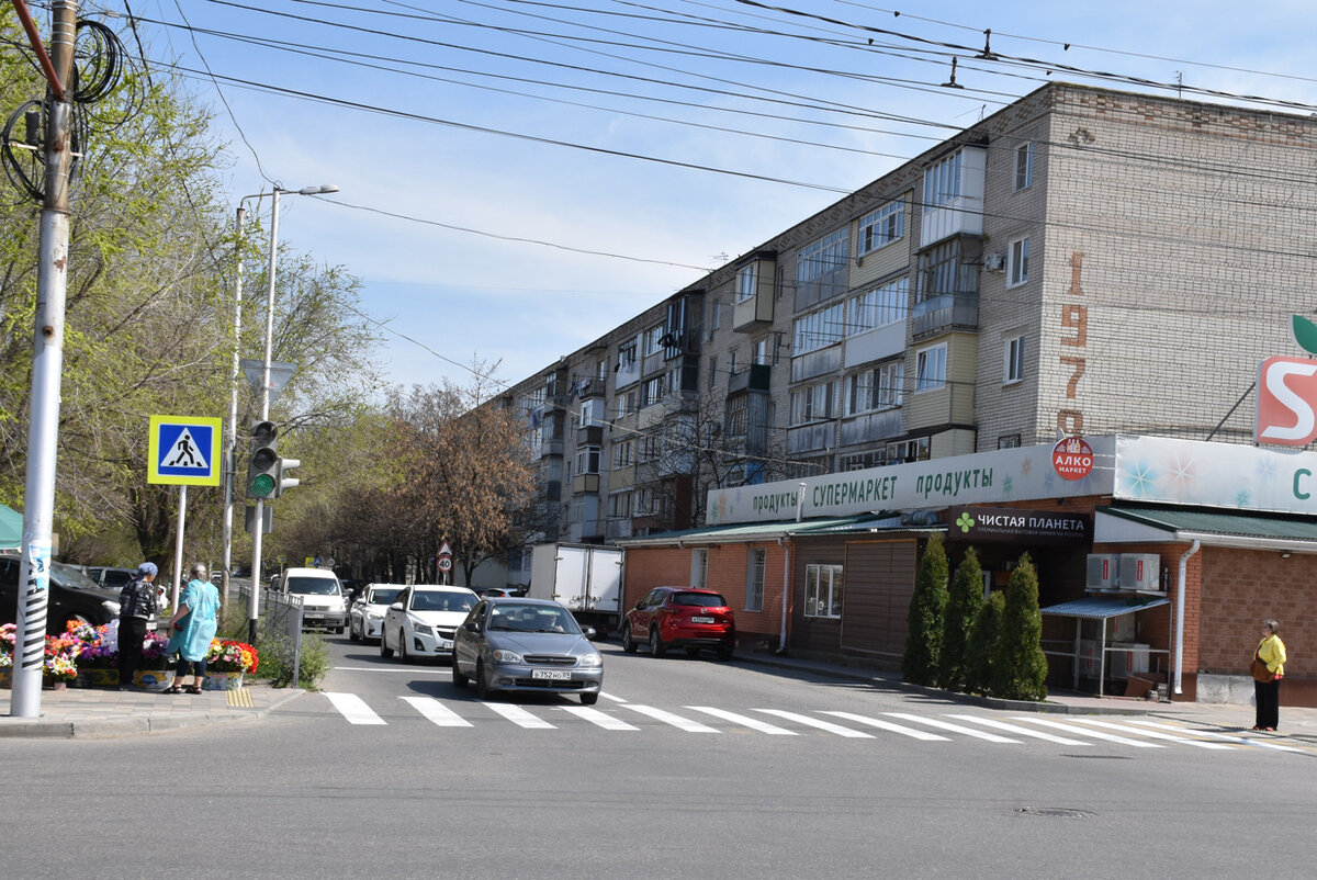 Вид улицы Лободина на ее пересечении с улицей Парковой. Фото Светланы ОСЕЦКОЙ.