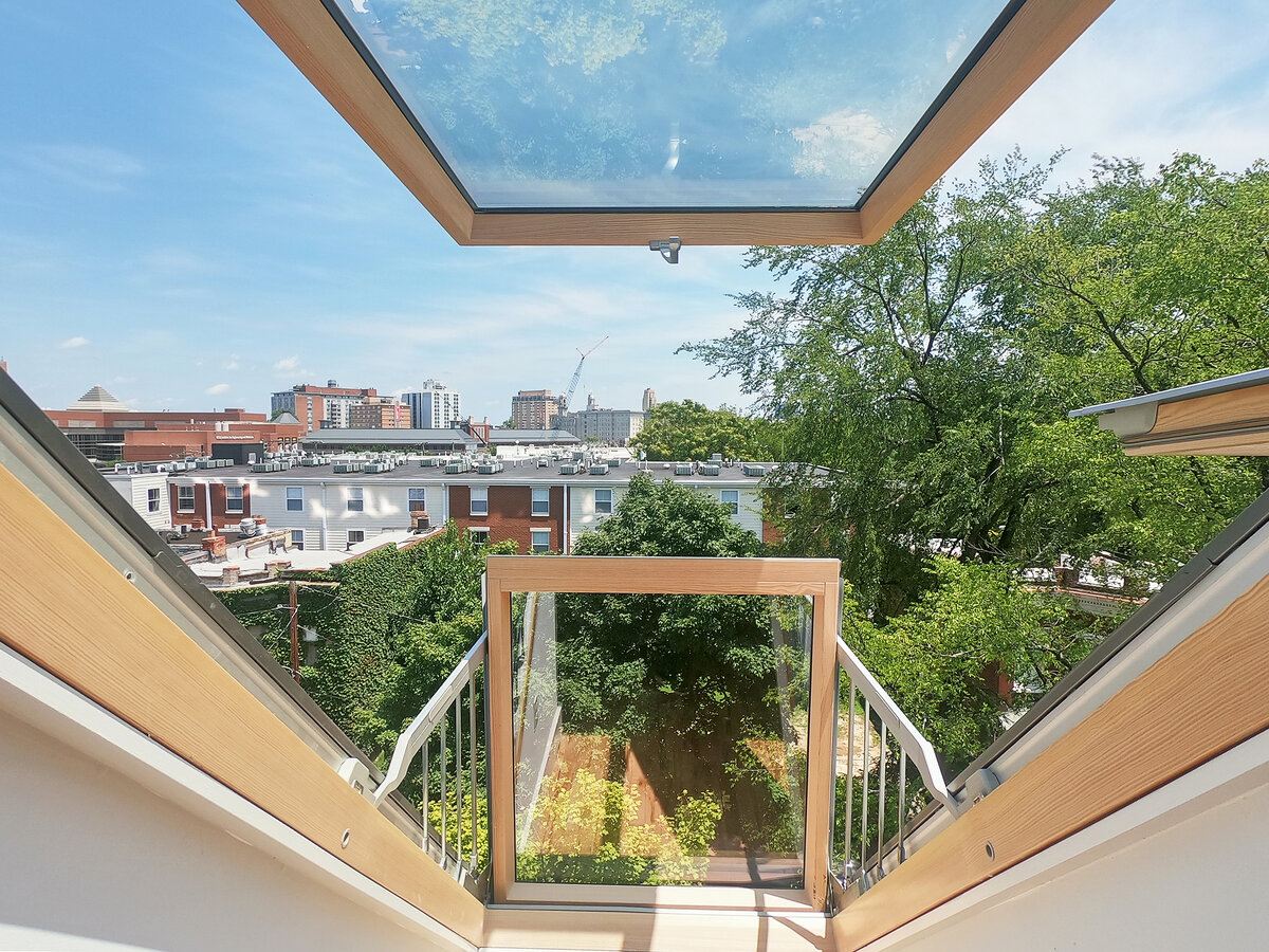 Окно-балкон FAKRO FGH-V P2