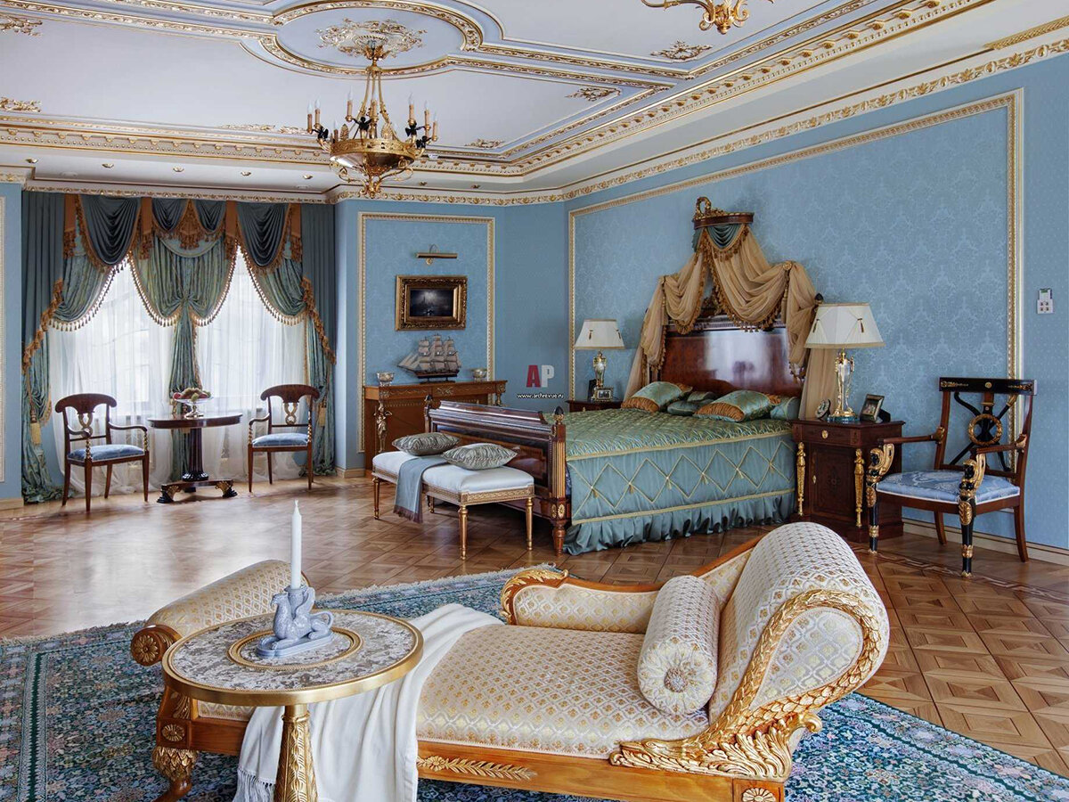 На фото пример интерьера в стиле ампир 