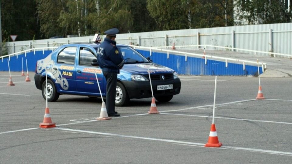    ГИБДД. Экзамены. Источник: Толк