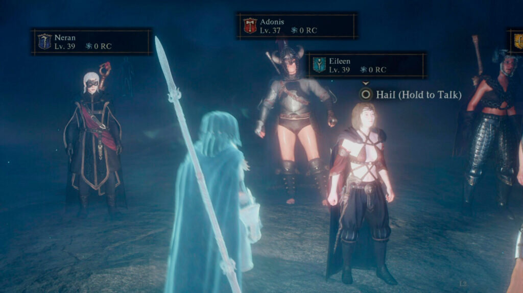 Обычные камни разлома воскресят вашу пешку, если вы просто прикоснетесь к ним. Однако если вы уже использовали рифтовый камень, который дал вам мощную пешку, вы не сможете использовать его повторно. (слева), Войдя в Рифтстоун, вы можете выбрать их множества различных пешек, которых можно пригласить в свою группу. (справа)