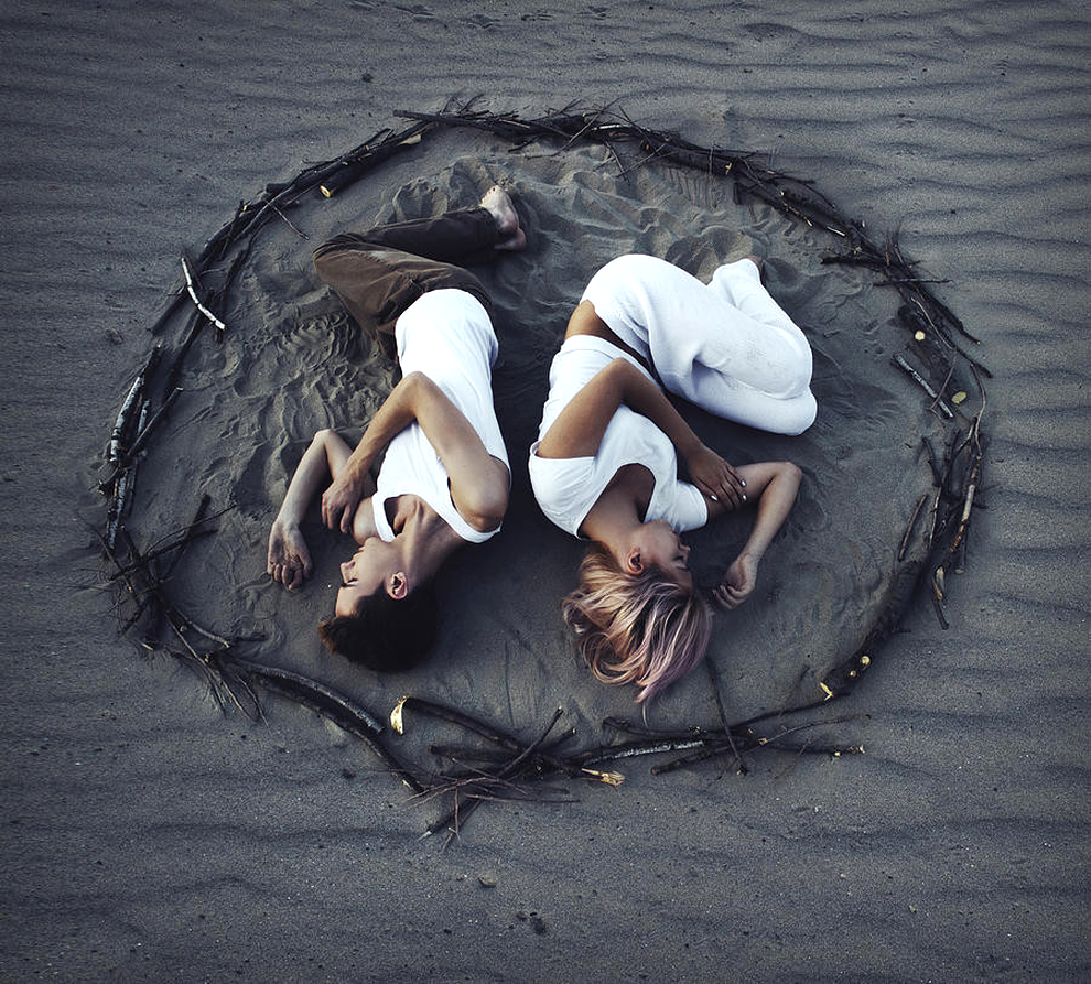 созависимость - это отношения слияния и невозможности жить свою отдельную жизнь 