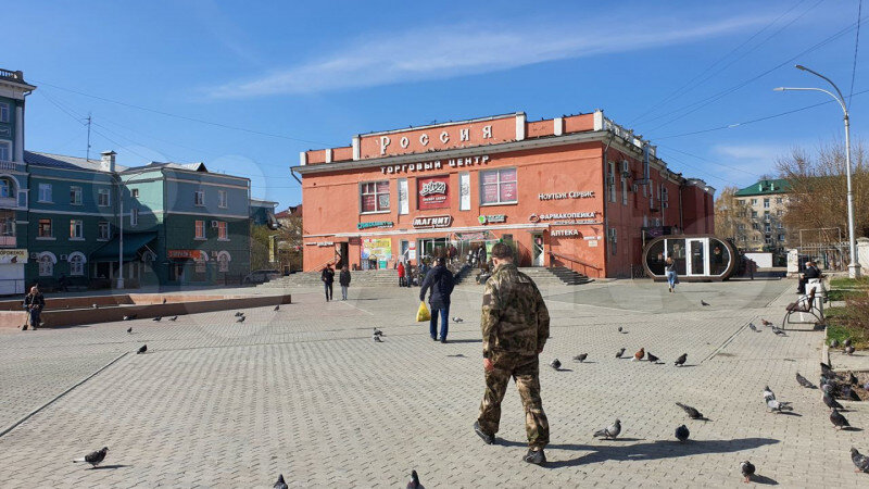     В Барнауле на 12 млн рублей подорожало здание бывшего кинотеатра "Россия". "Авито".