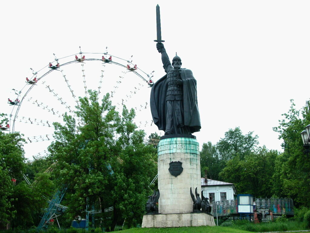 Город муром название. Муром Владимирская область. Достопримечательности г Муром. Памятник Илье Муромцу и Окский парк. Памятник Илье Муромцу в г. Муроме.