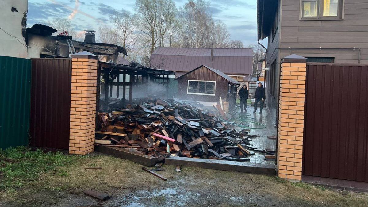 Семья из трех человек погибла в результате пожара в частном доме в  Подмосковье | Вечерняя Москва | Дзен