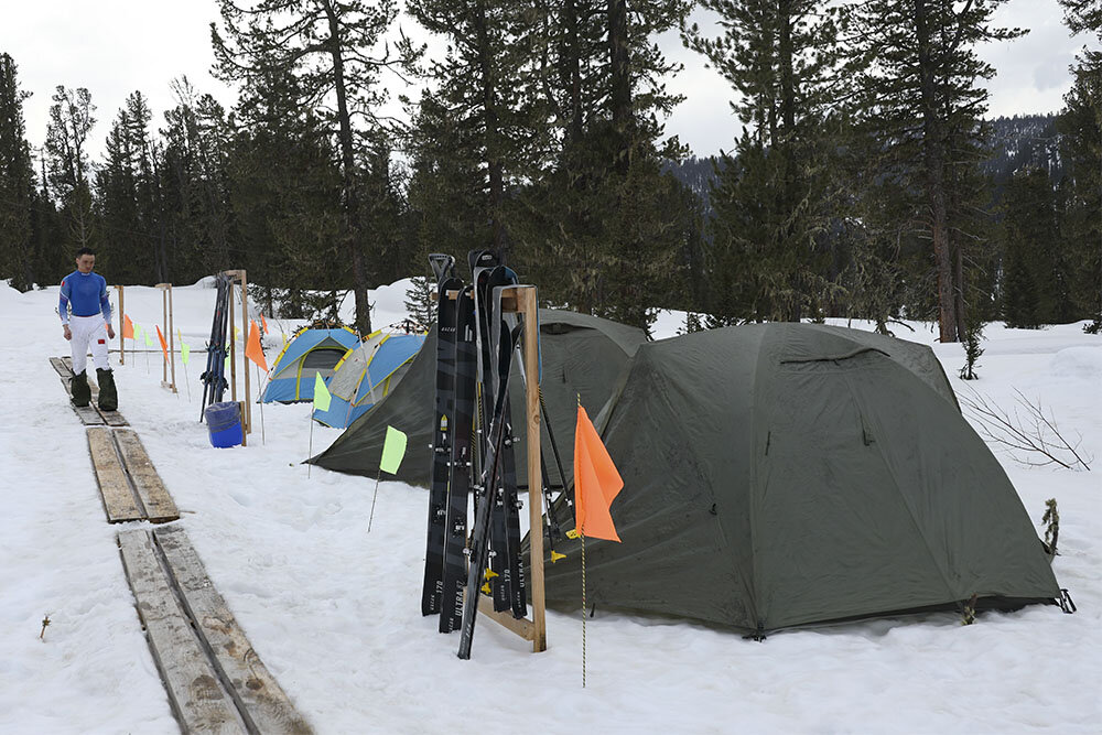В таких палатках провели ночь участники