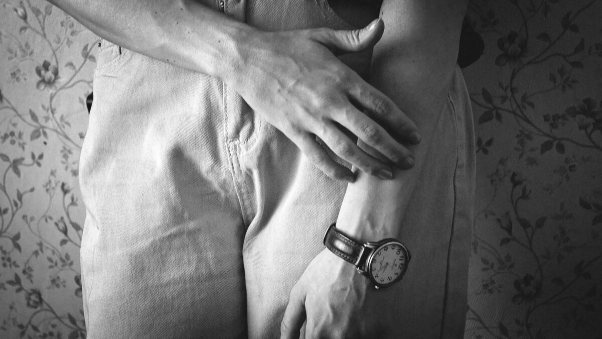     Приятели по очереди надругались над ребенком, подробности случившегося рассказали в пресс-службе карельского СК.