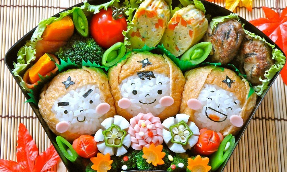 Вы не поверите, но это самый обычный обед японских школьников!     Также во многих учебных заведениях есть свои собственные бассейны!