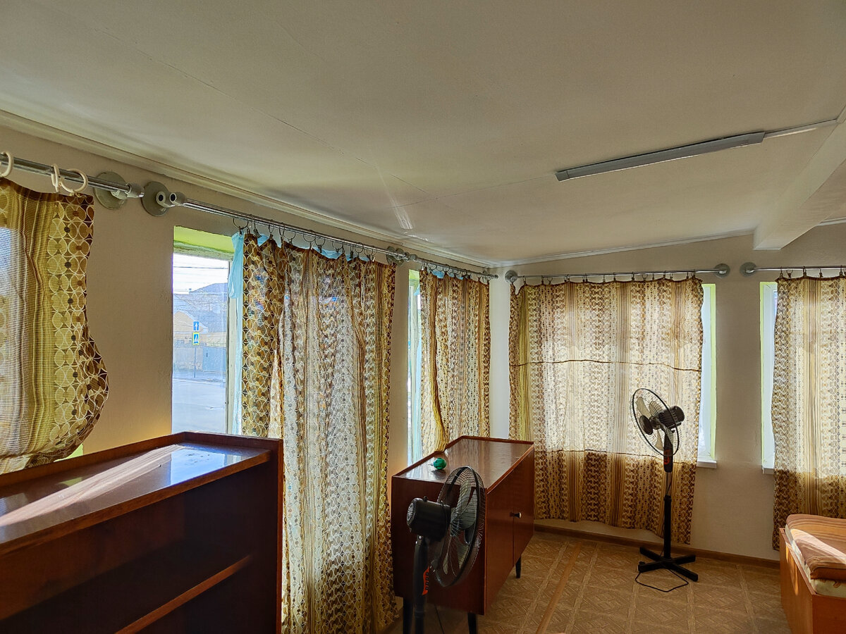 пять! окон... 