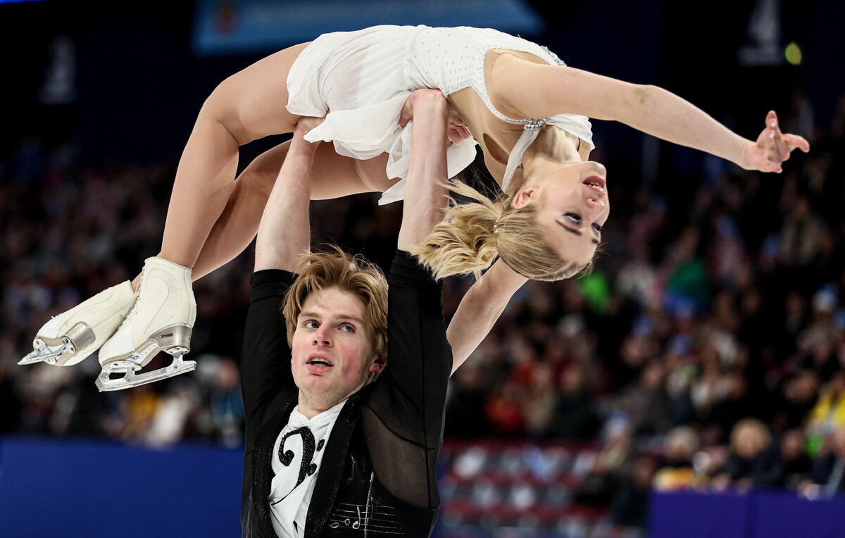    Фигуристы Дарья Бояринцева и Роман Плешков  Сергей Бобылев/ТАСС