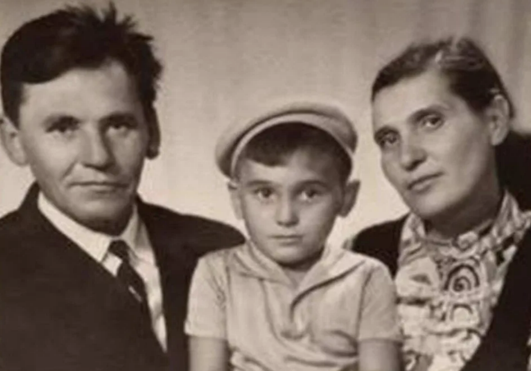 Сергей Пускепалис с родителями