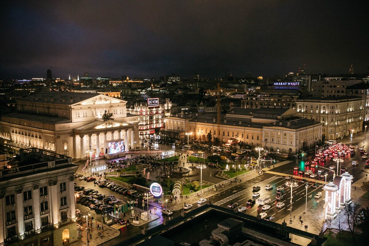 Театральная площадь 