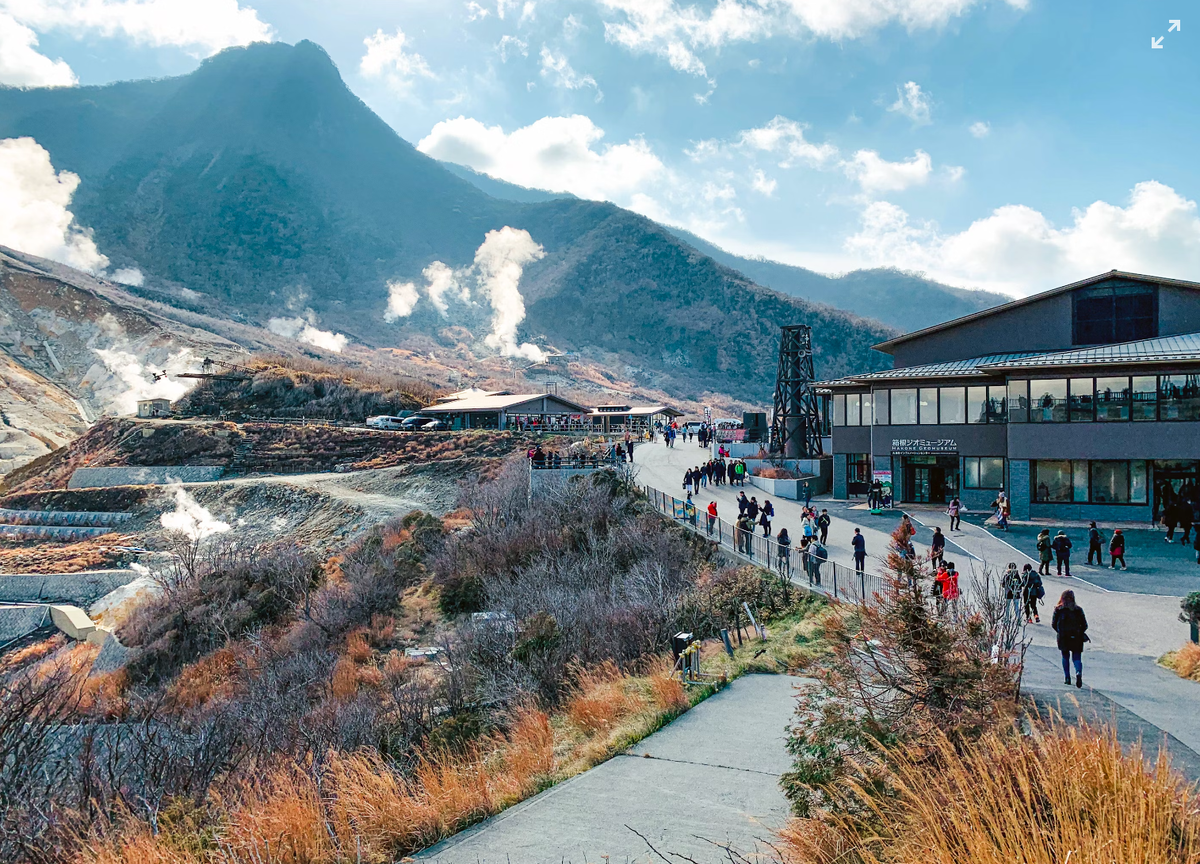 В стране восходящего солнца можно провести полноценный двухнедельный отпуск, изучая суперсовременные и древние города, горные курорты и острова с белоснежными пляжами.-8