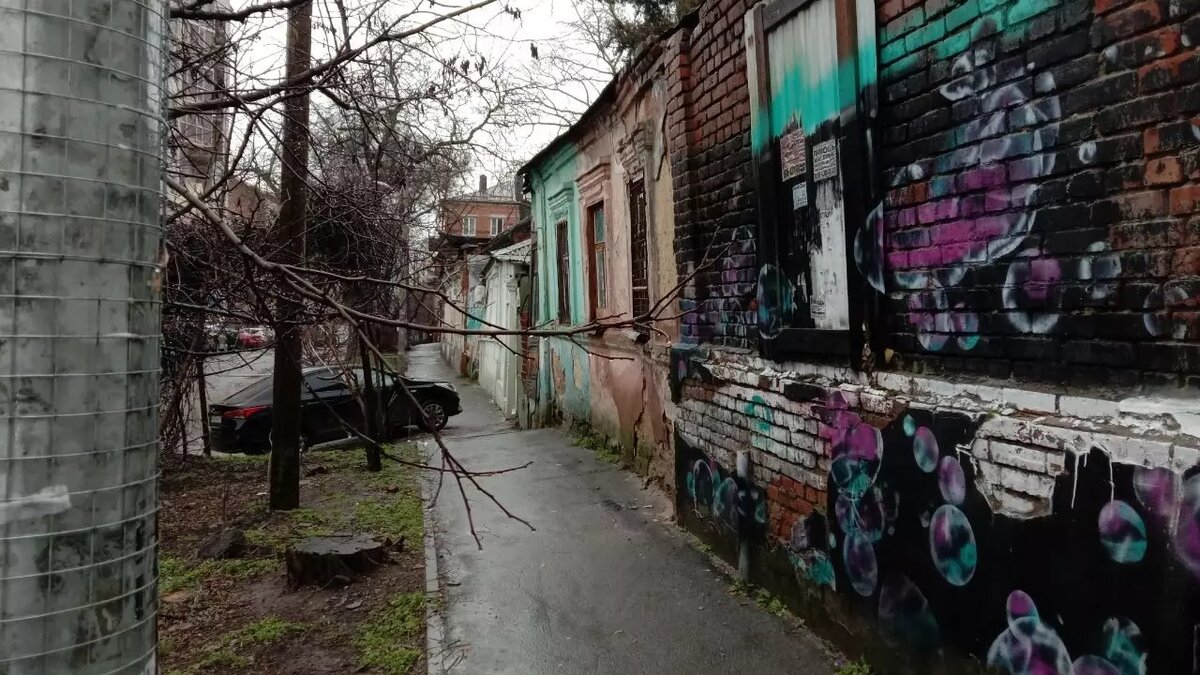     Вторичная недвижимость в Ростове продолжает дорожать, несмотря на значительное падение спроса, следует из данных «Авито Недвижимость».