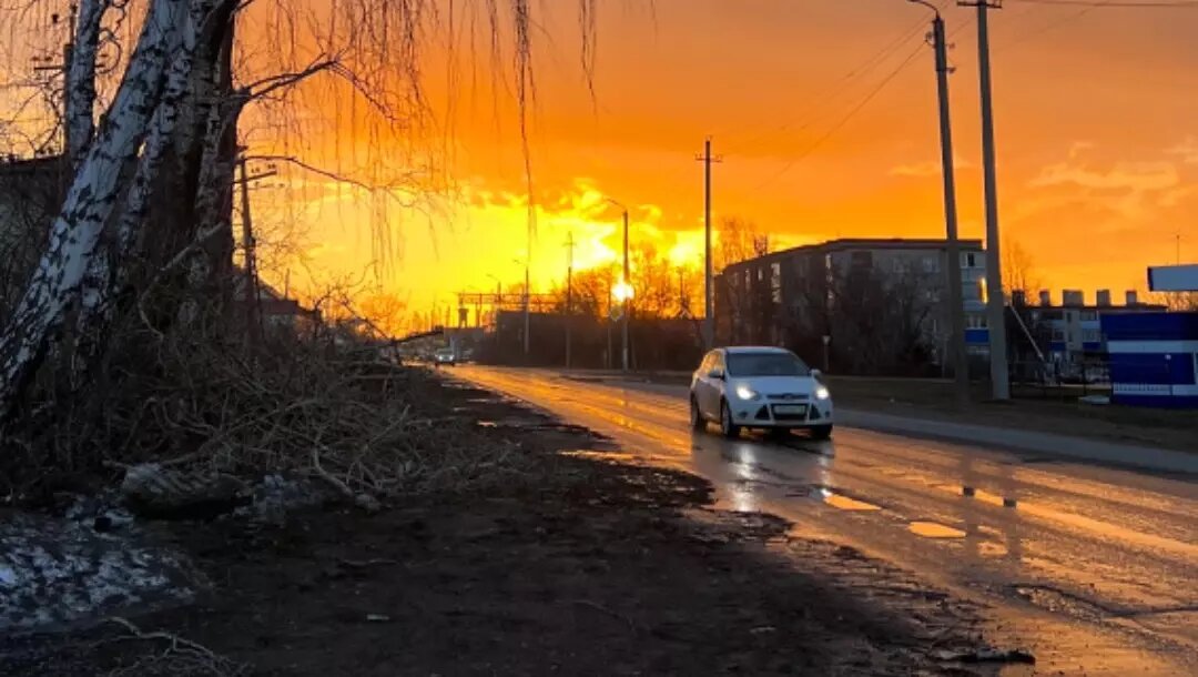     Водители, которые ежедневно пользуются местными проездами в Бугульме, пожаловались на качество дорожного полотна. В диалоге с корреспондентом Inkazan мужчина, представившийся Тагиром, заявил, что такая ситуация наблюдается ежегодно.