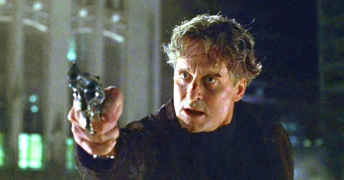 После сцены с гранатомётом в "С меня хватит" (1993) даже мощный револьвер в руке Майкла Дугласа выглядит как-то... несерьезно. 