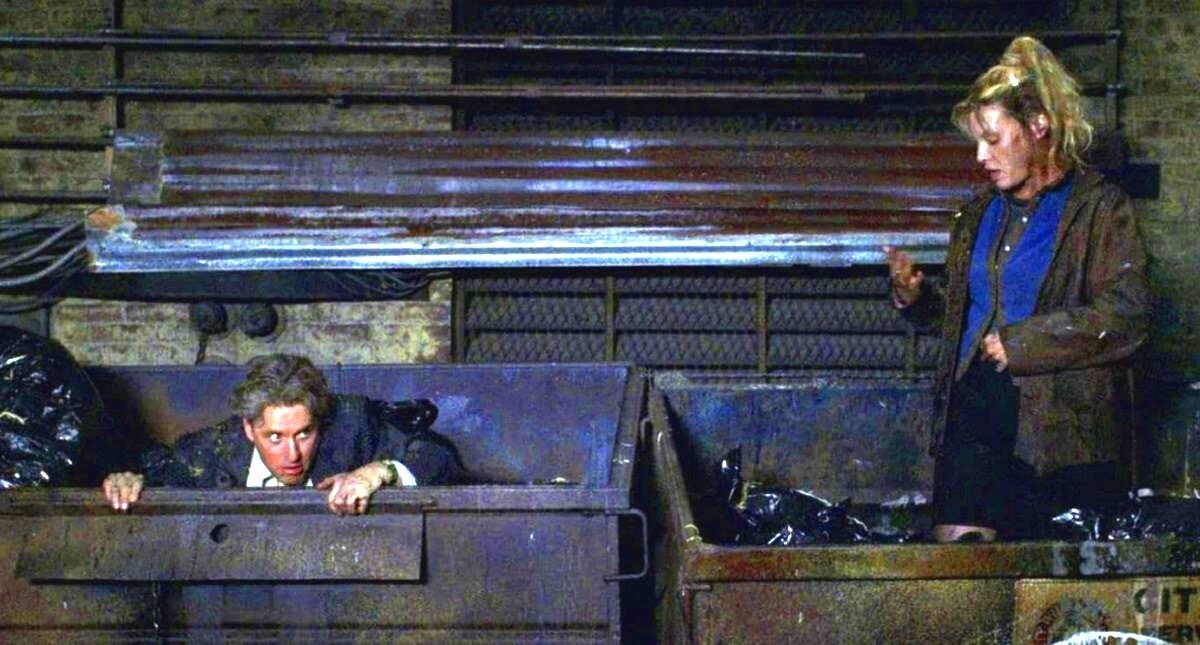 - Лучше ищи, Мишка! Точно тебе говорю: по четвергам в просрочке у "Пятёрочки" сервелат бывает!