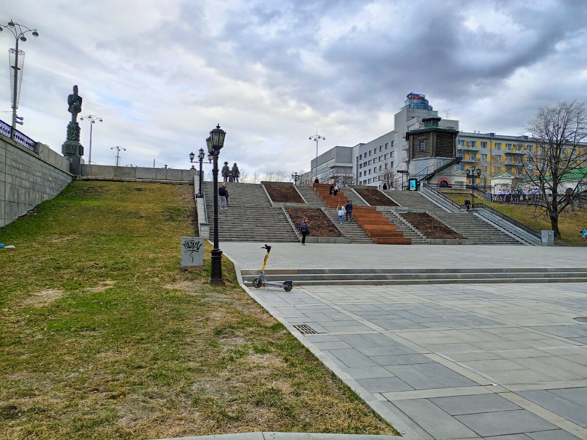 Плотинка в Екатеринбурге в апреле 2024 г. Фото автора.