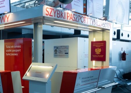    В Польше украинцы дерутся в очередях за получением документов до вступления в силу закона о мобилизации