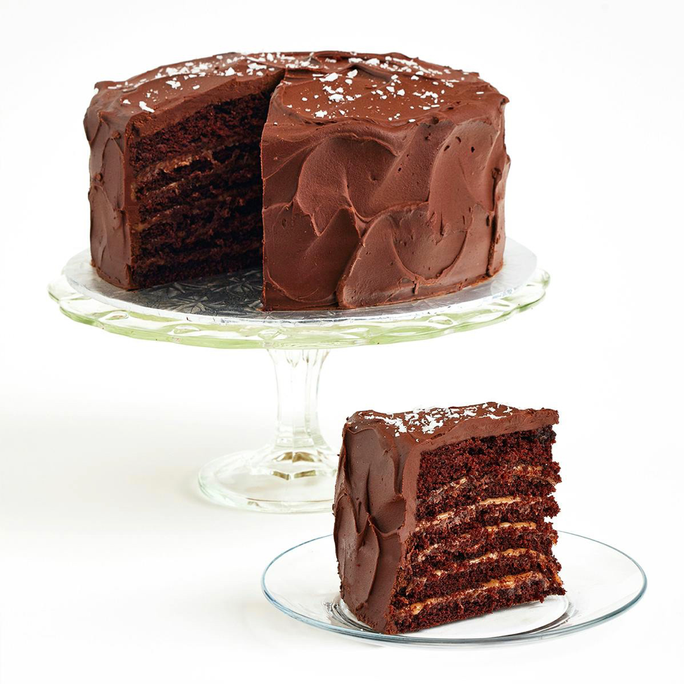 Шоколадный торт с соленой карамелью “высотою в милю” от Марты Стюарт