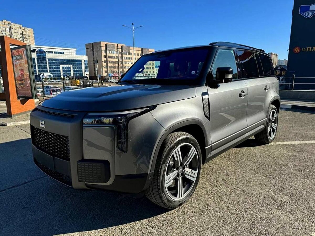 Land Rover больше не нужен, китайцы выпустили внедорожник лучше: 3 мотора,  631 л.с, запас хода 1200 км и стоит в 3 раза меньше | Автопилот | Дзен