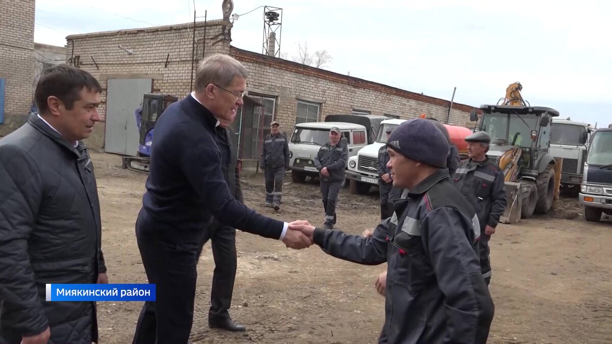   Глава Башкирии с рабочей поездкой посетил Миякинский район - сюжет "Вестей"