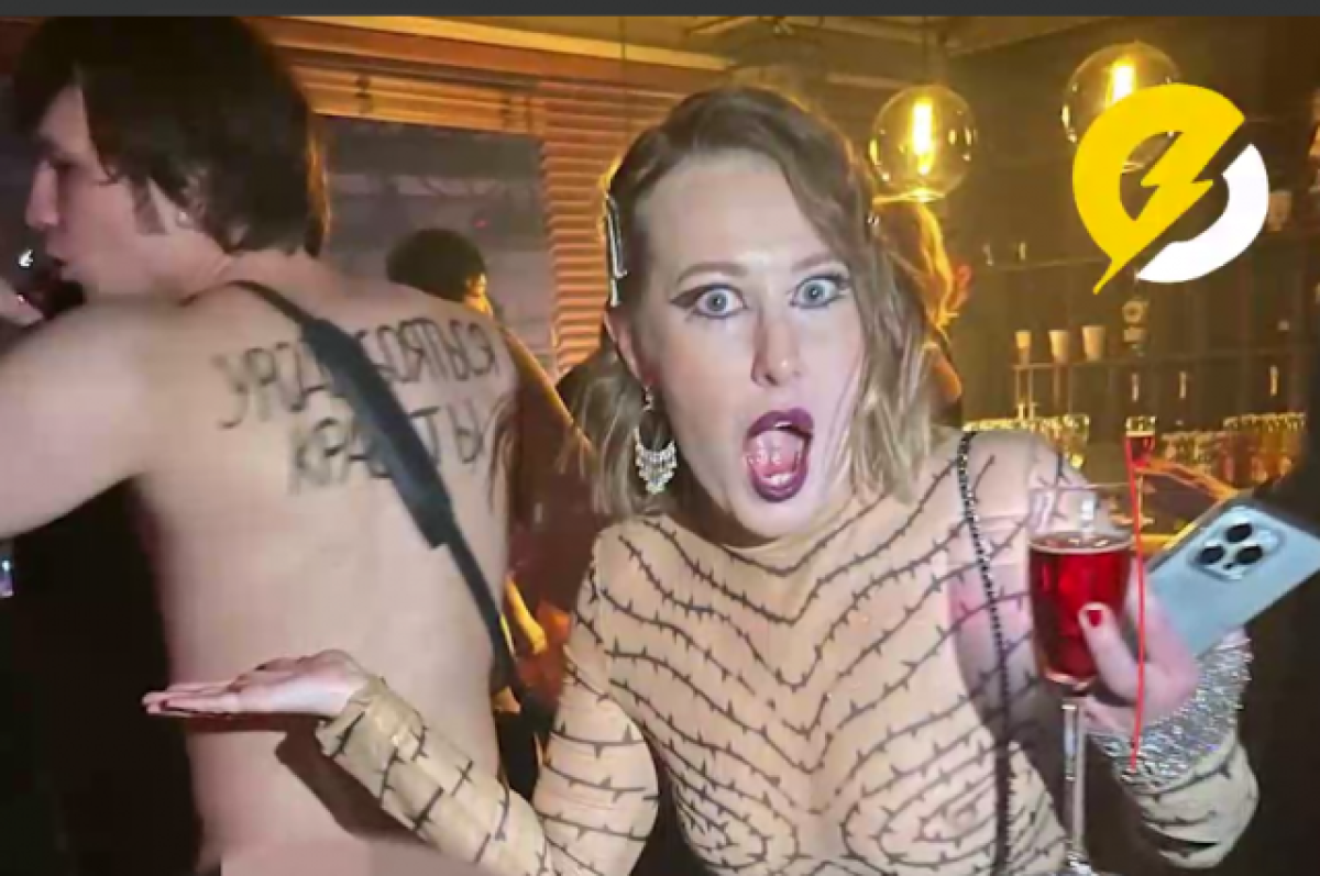    Петербурженка требует 2 млн руб. от клуба, где проходила «голая» вечеринка