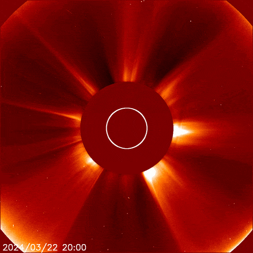 Движение плазменных облаков в результате выброса массы после вспышки 23 марта 2024 г. Внутренняя корона Солнца. Изображение космического телескопа SOHO (NASA)