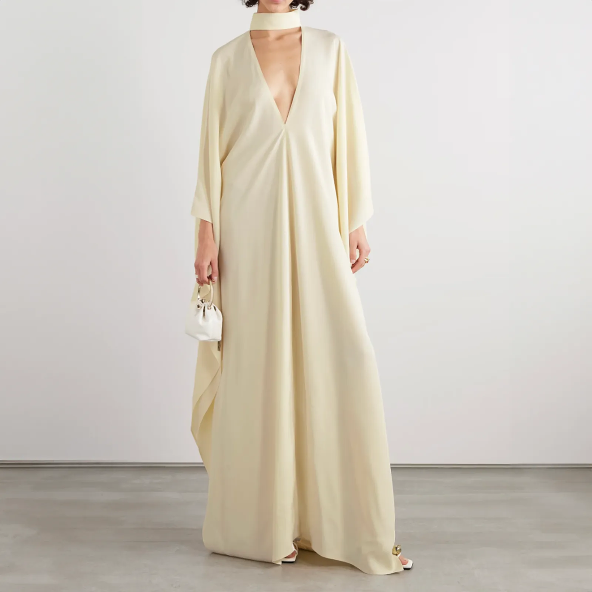 Атласный кафтан Taller Marmo с вырезами