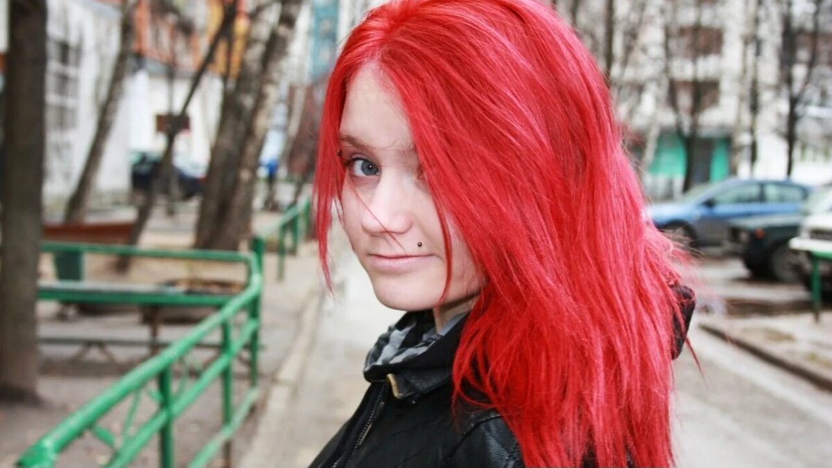 Девушки с красными волосами фото Выглядят не по годам: 6 деталей в образе, которые подчеркивают возрастные недост