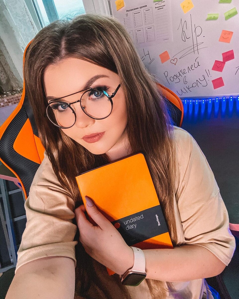    Елена Райтман снимает видео для девушек на тему, интересные всем юным женщинамСоцсети