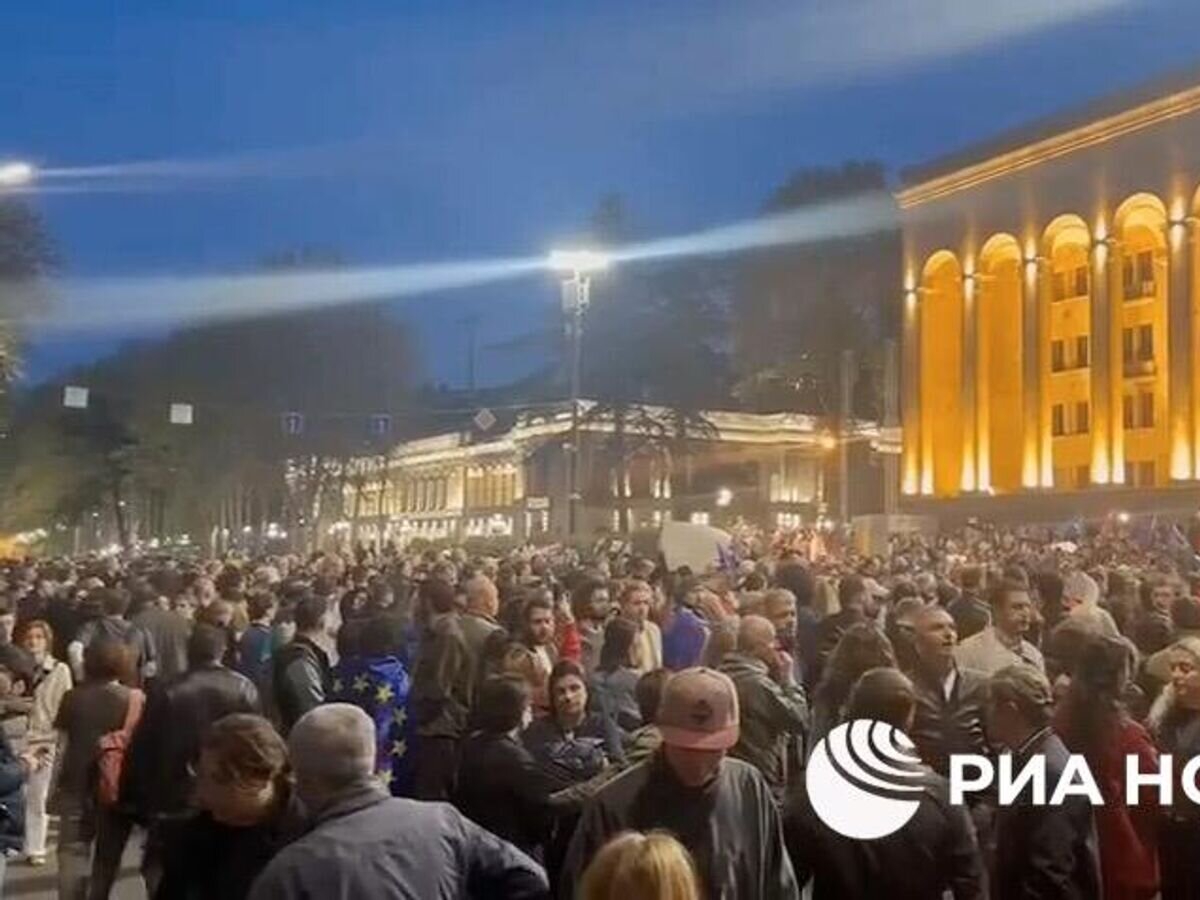    Митинг против принятия закона об иноагентах в Тбилиси© РИА Новости