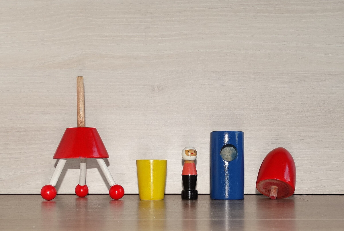 «Пирамида «Ракета с космонавтом», производитель ЛДОК, фото автора. 