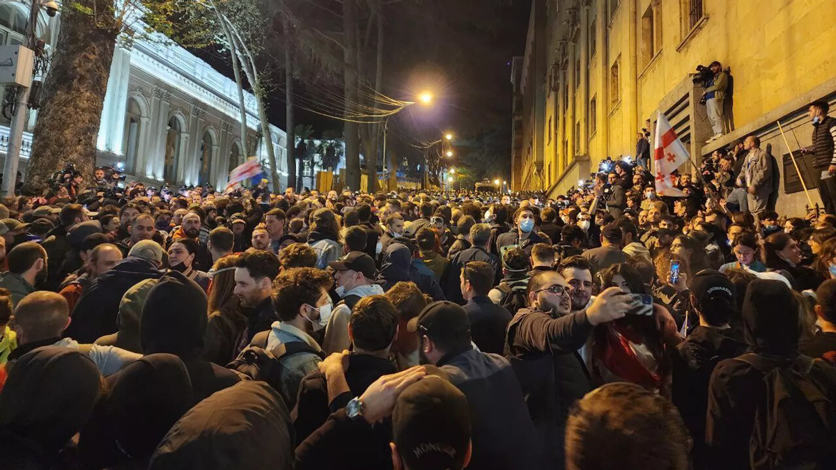У парламента Грузии акция протеста оппозиции © photo: Sputnik/ Stringer