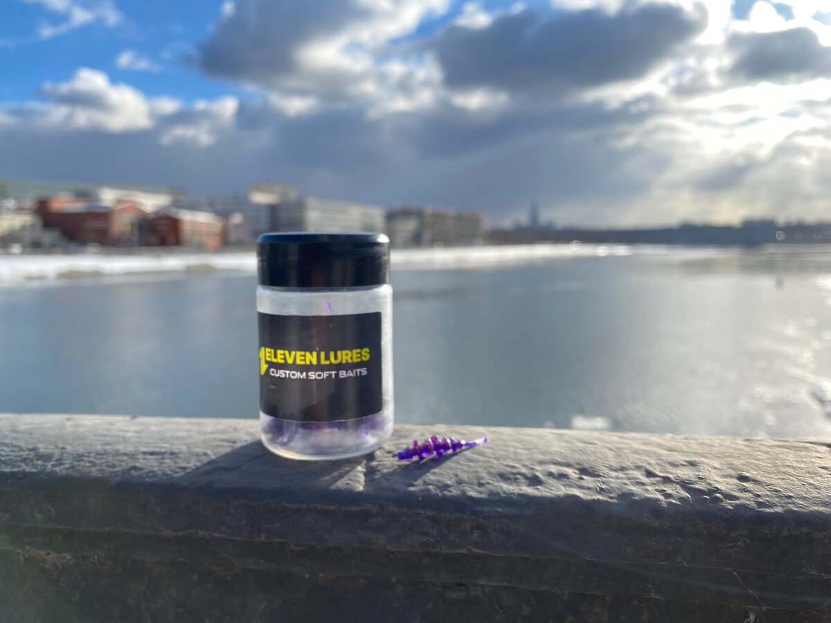 Eleven Lures Micro Trap в цвете Deep Purple