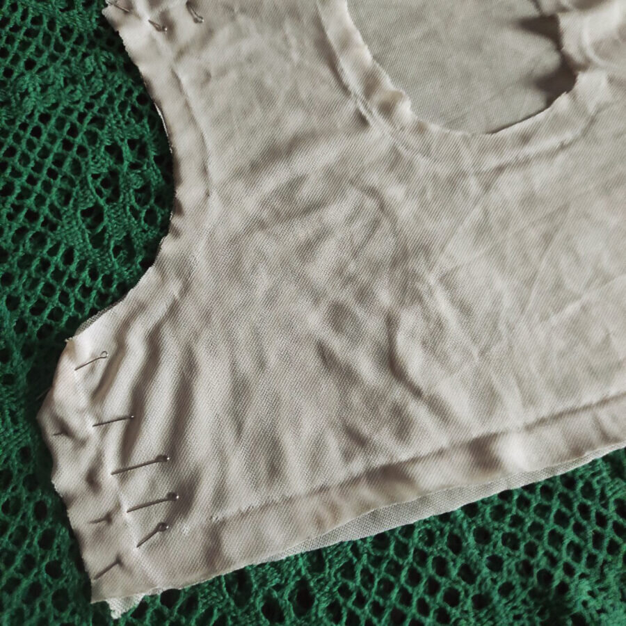    Шью топ из сетки   
Источник: Мария Моднова для Креаликум