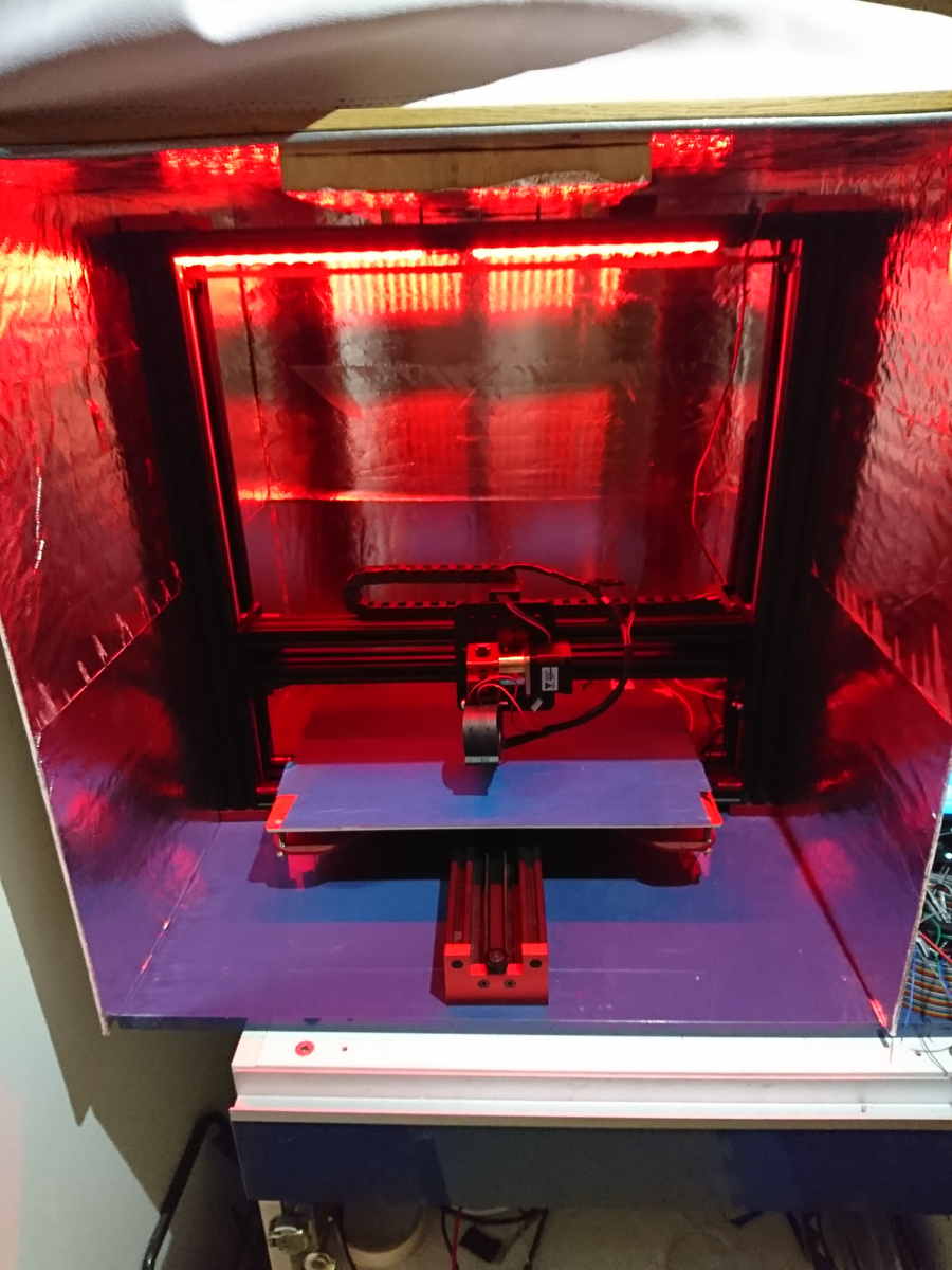 Первый принтер уже спустя год работы. Дооснащен коробом и подсветкой