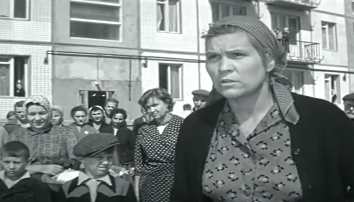 Кадр из кинофильма "А если это любовь?", 1961 г., режиссер Юлий Райзман, сценаристы Иосиф Ольшанский, Юлий Райзман, Нина Руднева, композитор Родион Щедрин (скриншот) 