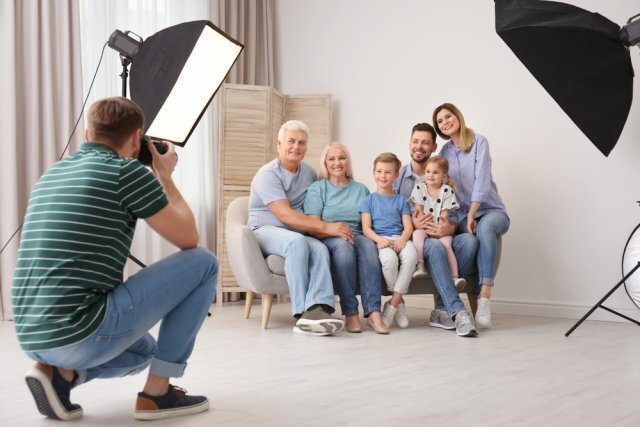    Чем отличаются родственники от членов семьи?