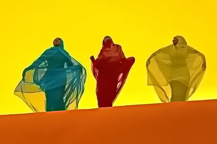 Суданские дамы в суданских платьях-тобах