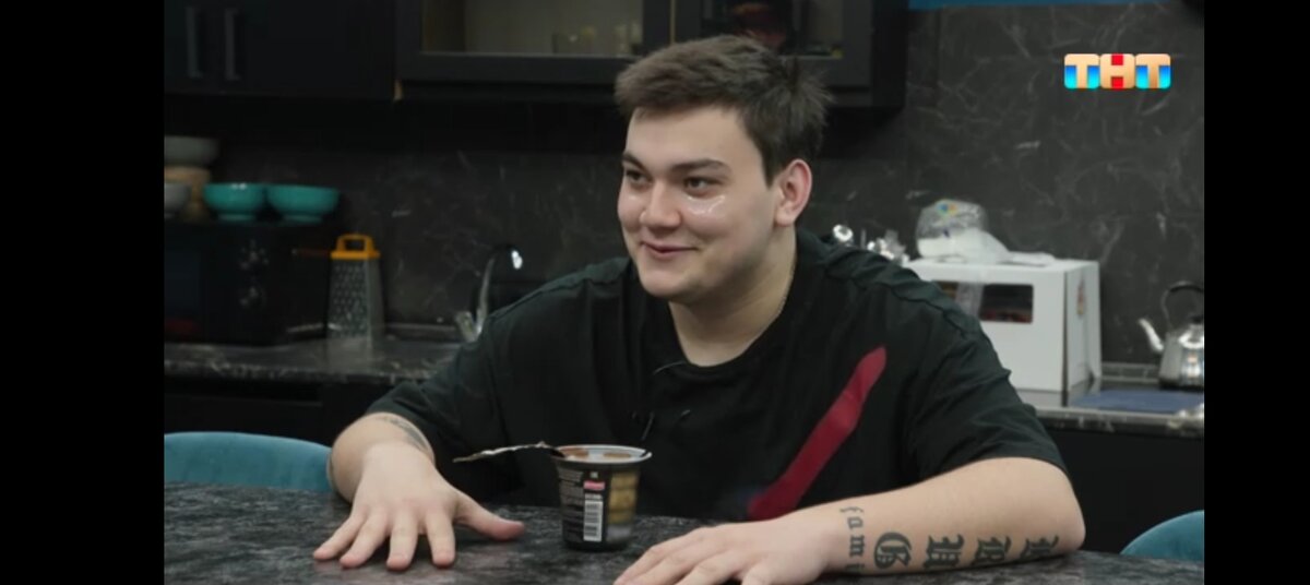 Круг грустит, что Вадим ушел. 