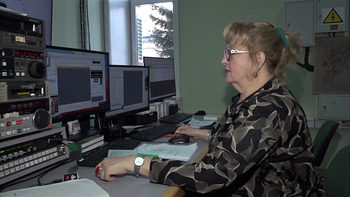 Ирина Бухалова, режиссер ИГТРК с огромным опытом, на своем рабочем месте