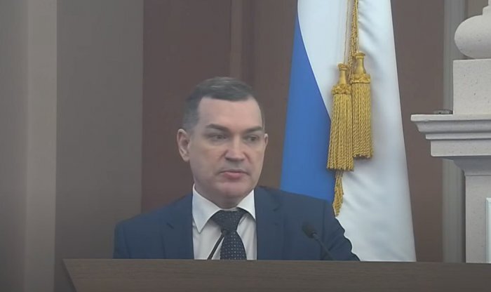Кадр трансляции сессии Совета депутатов