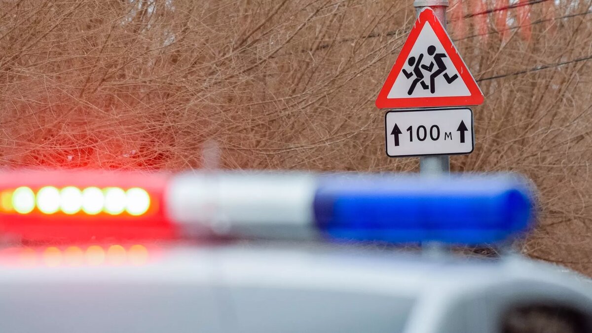     Многокилометровая пробка образовалась на выезде из города: об этом в соцсетях жалуются автомобилисты.