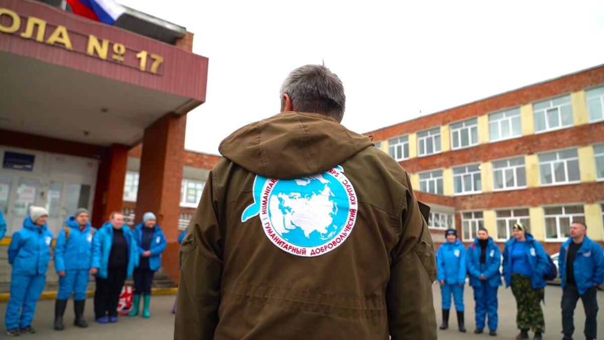    На помощь Курганской области отправилась новая команда добровольцев из Сургута